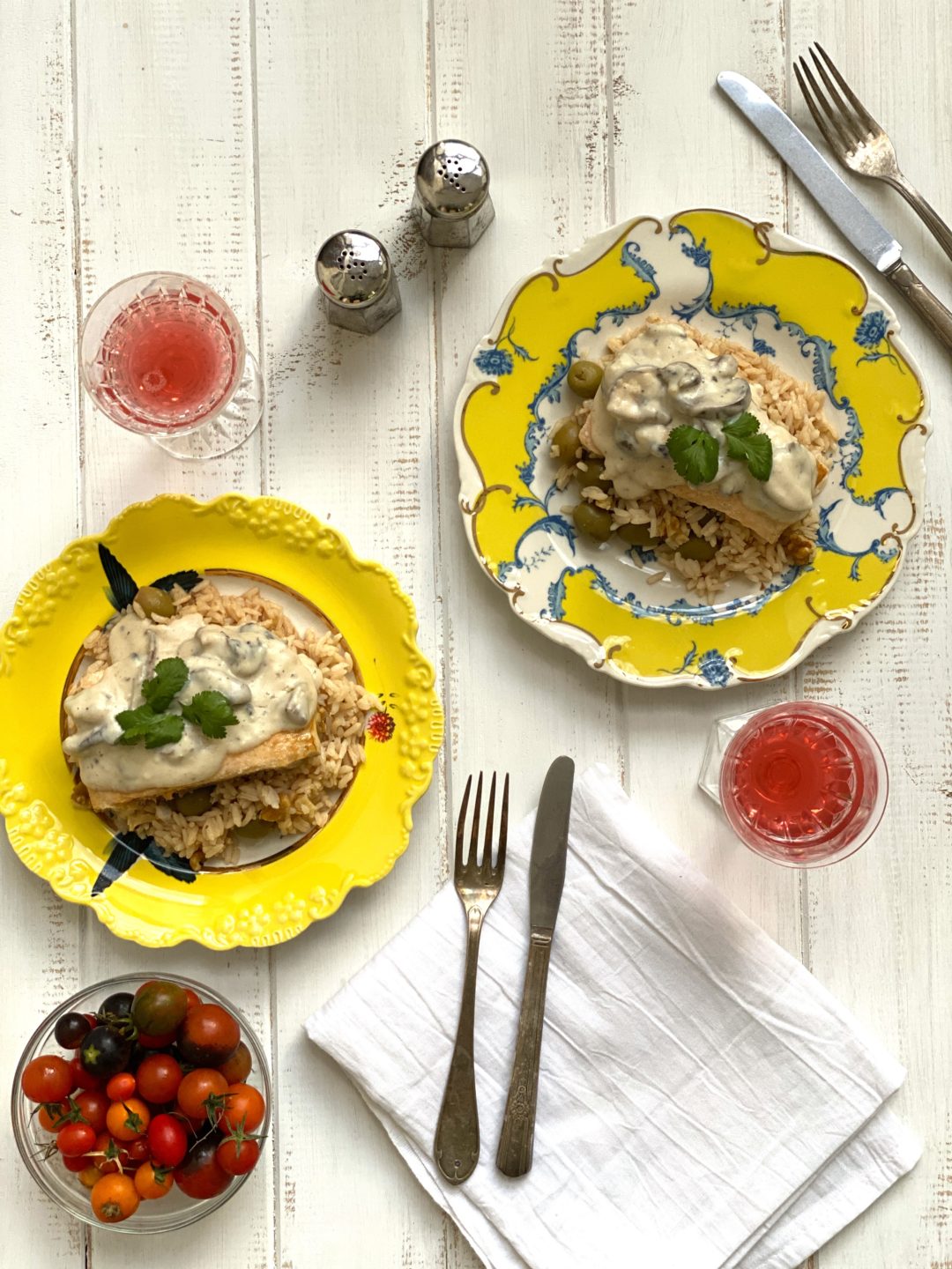 Salmón con salsa de champiñones y arroz al té negro - Polin en la Cocina