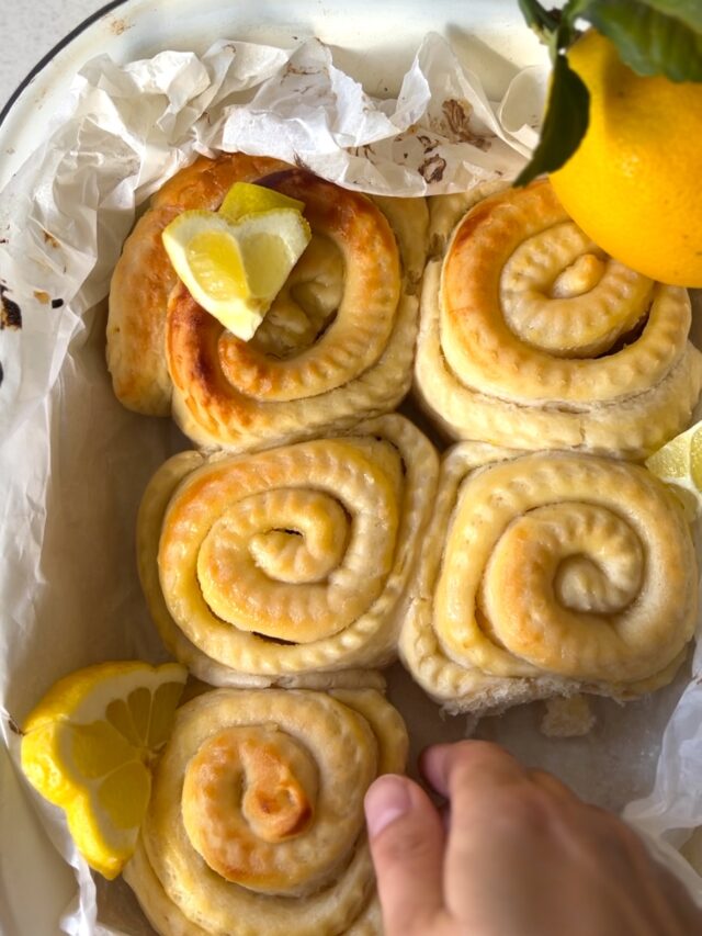 Rollos con crema de limón